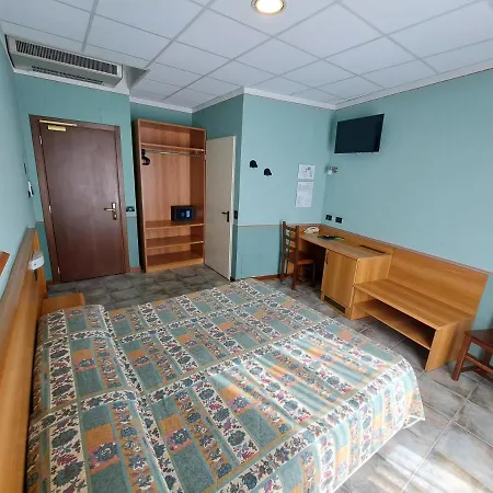 Hotel Azalea 3*