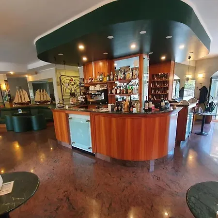 Azalea מלון באוונו