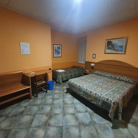 Azalea Отель 3*