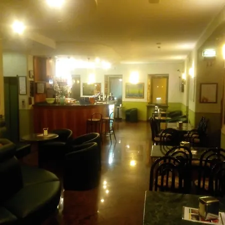 מלון Azalea באוונו