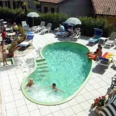 Otel Azalea 3*