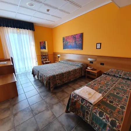 Отель Azalea 3*