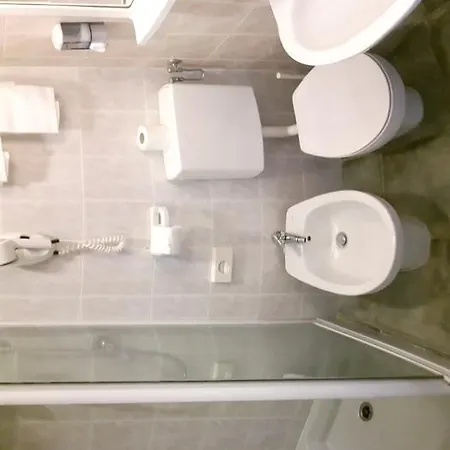 Hotel Azalea 3*