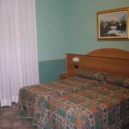 Hotel Azalea 3*