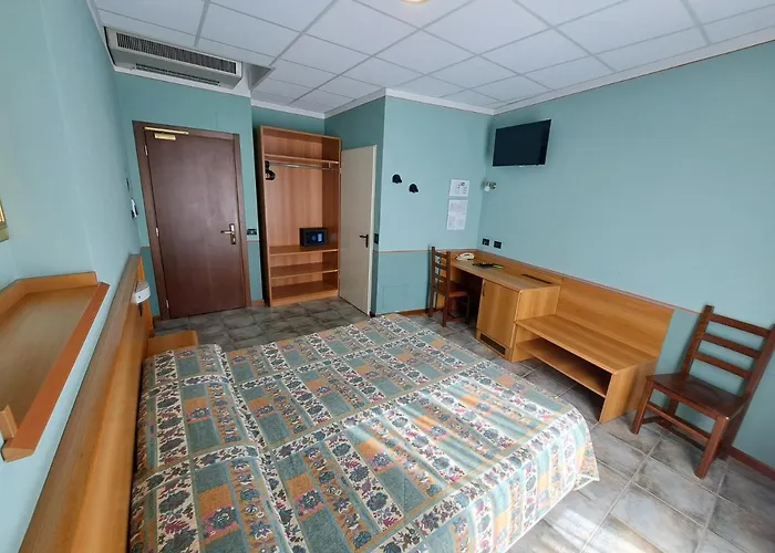 Hotel Azalea 3*